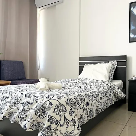 Albert'S Apartment Center 21 Larnaca Exterior photo